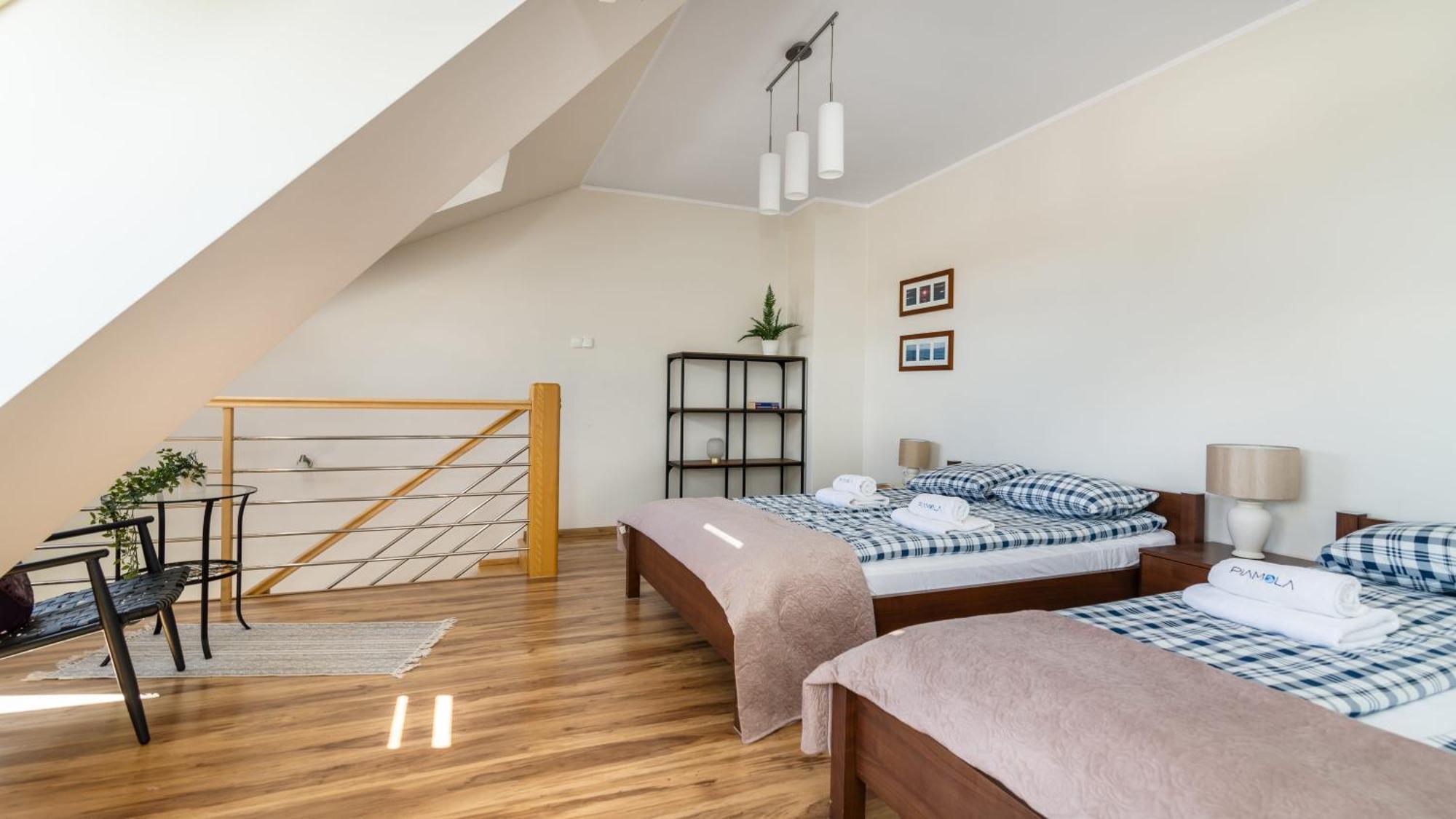 Piamola Powstancow Warszawy Apartment